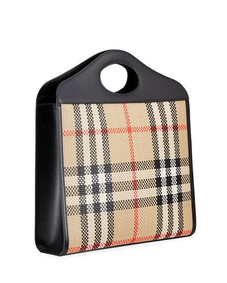 Burberry pocket bag design